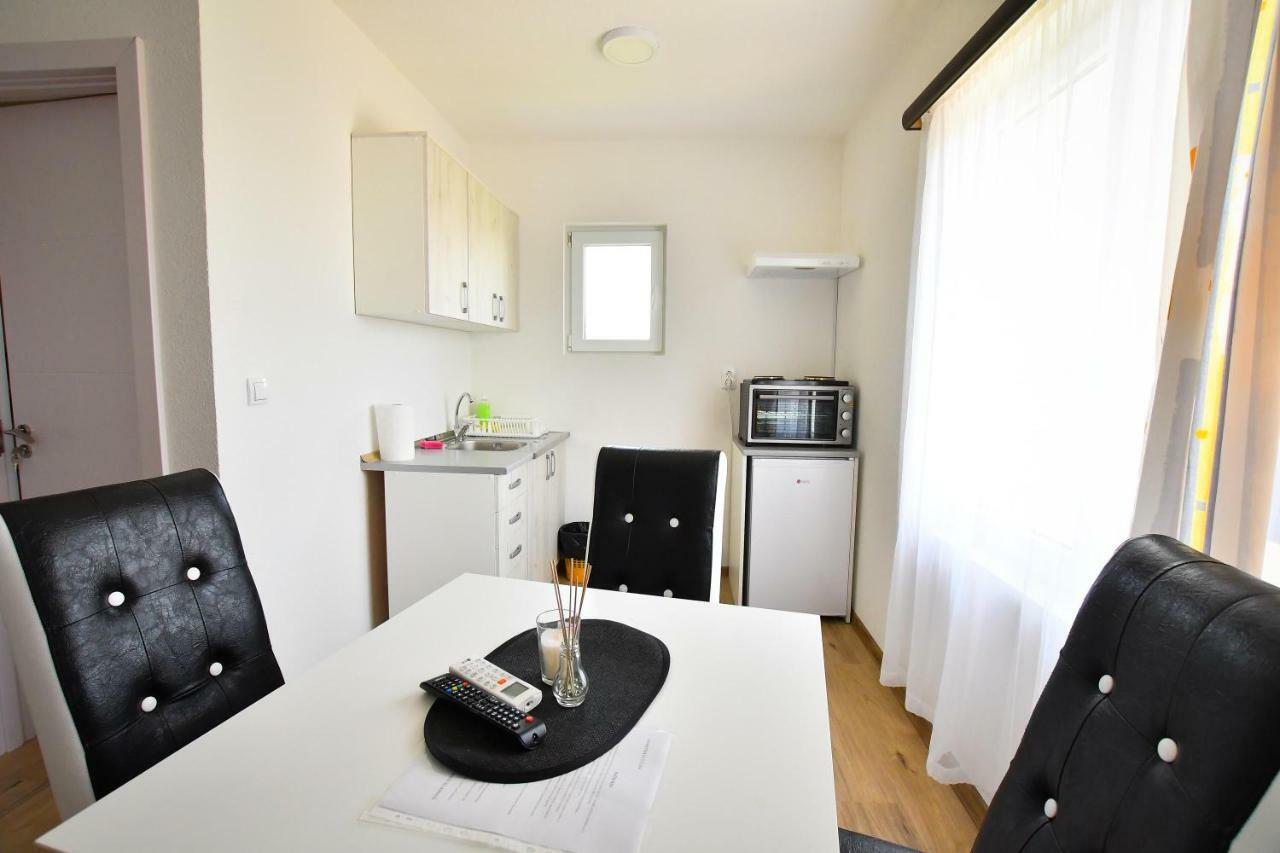 Vulsa Apartmani Кладово Экстерьер фото